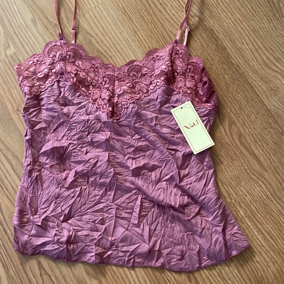 NWT vol 1 tank - Picture 2 of 7